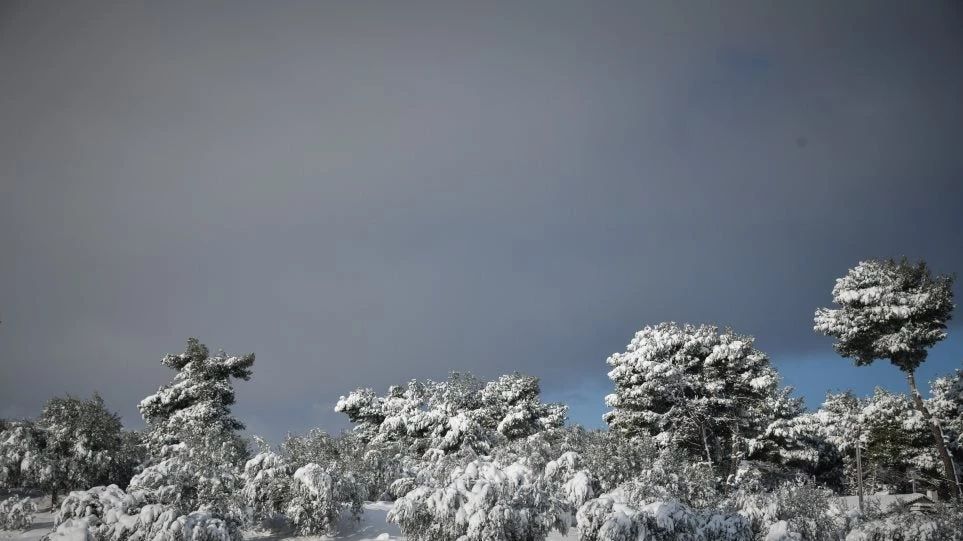 Απίστευτο: Χιόνι και καταιγίδα ταυτόχρονα στο Ηράκλειο (βίντεο)
